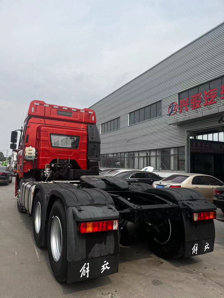 SINOTRUK Tractor Unit J6P 6X4 Manual Transmission New - Vilkikas: foto 4 SINOTRUK Tractor Unit J6P 6X4 Manual Transmission New - Vilkikas: foto 4