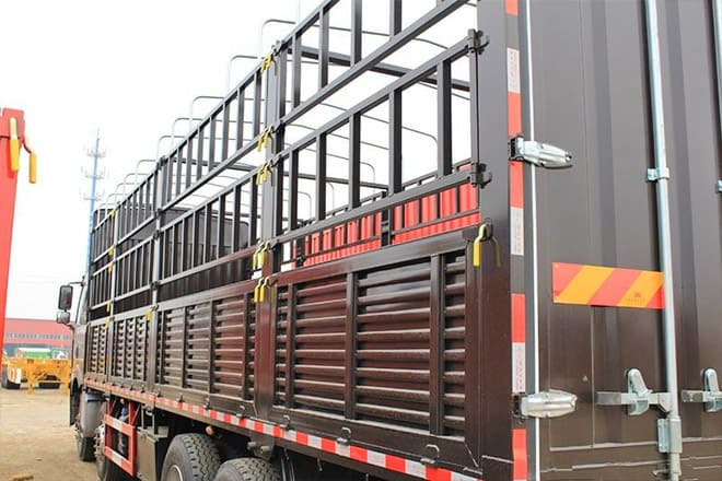 FAW FAW J6P Livestock Truck for Sale in Uganda - Gyvulių pervežimo sunkvežimis: foto 4 FAW FAW J6P Livestock Truck for Sale in Uganda - Gyvulių pervežimo sunkvežimis: foto 4