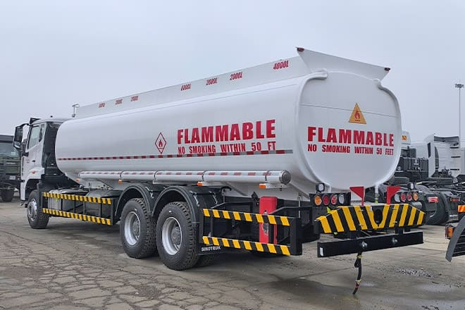 SINOTRUK Howo 380 Petrol Tanker Truck Price for Sale in Sierra Leone - Autocisterna: foto 3 SINOTRUK Howo 380 Petrol Tanker Truck Price for Sale in Sierra Leone - Autocisterna: foto 3