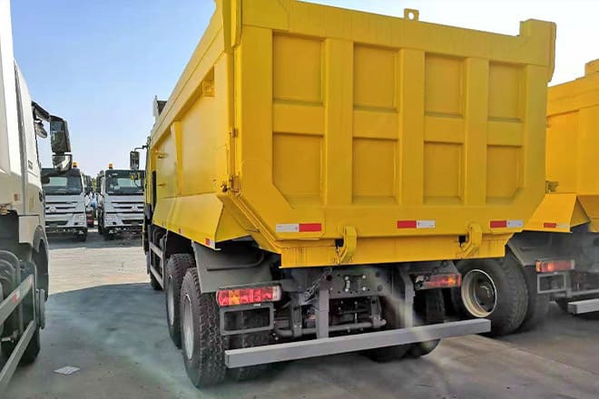 SINOTRUK Howo 400 10 Wheeler Dump Truck for Sale Price in Sierra Leone - Savivartis sunkvežimis: foto 3 SINOTRUK Howo 400 10 Wheeler Dump Truck for Sale Price in Sierra Leone - Savivartis sunkvežimis: foto 3