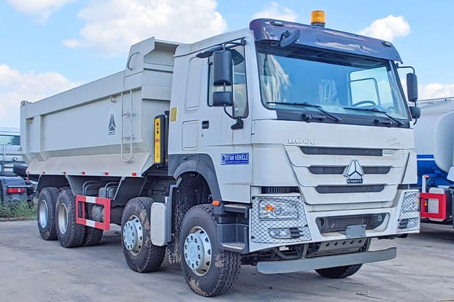 SINOTRUK Howo 8x4 Tipper Truck for Sale in Guinea - Savivartis sunkvežimis: foto 3 SINOTRUK Howo 8x4 Tipper Truck for Sale in Guinea - Savivartis sunkvežimis: foto 3