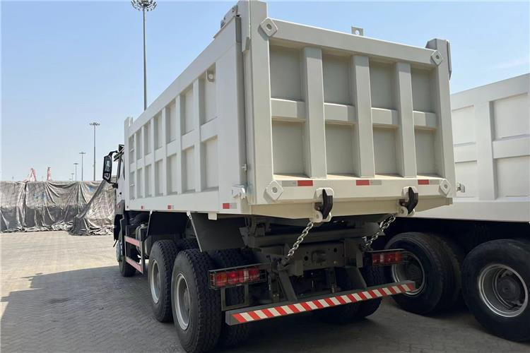 SINOTRUK Used Hohan Dump Truck with RHD for Sale In Tanzania - Savivartis sunkvežimis: foto 2 SINOTRUK Used Hohan Dump Truck with RHD for Sale In Tanzania - Savivartis sunkvežimis: foto 2