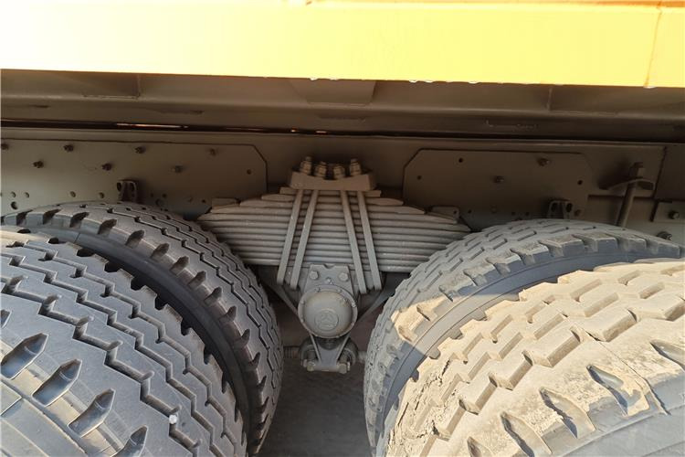 SINOTRUK Used Howo 371 hp Tipper Truck Price for Sale In Uganda - Savivartis sunkvežimis: foto 4 SINOTRUK Used Howo 371 hp Tipper Truck Price for Sale In Uganda - Savivartis sunkvežimis: foto 4