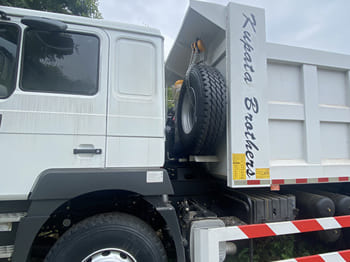 SHACMAN Shacman Tipper Truck F3000 for Sale in Nigeria - Sunkvežimis: foto 4 SHACMAN Shacman Tipper Truck F3000 for Sale in Nigeria - Sunkvežimis: foto 4