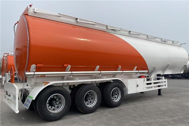 TITAN 3 Axle 38000 Liters Oil Tanker Trailer for Sale In Tanzania - Puspriekabė cisterna: foto 3 TITAN 3 Axle 38000 Liters Oil Tanker Trailer for Sale In Tanzania - Puspriekabė cisterna: foto 3