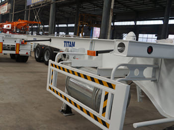 TITAN Shipping Container Trailer for Sale in Ghana - Važiuoklės puspriekabė: foto 2 TITAN Shipping Container Trailer for Sale in Ghana - Važiuoklės puspriekabė: foto 2