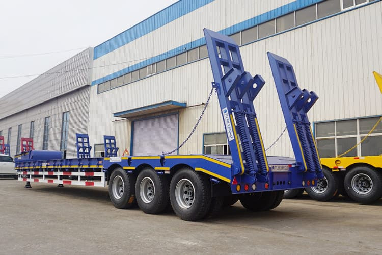 TITAN Tri Axle Low Loader Trailer for Sale in Mali - Žemo profilio platforma puspriekabė: foto 2 TITAN Tri Axle Low Loader Trailer for Sale in Mali - Žemo profilio platforma puspriekabė: foto 2