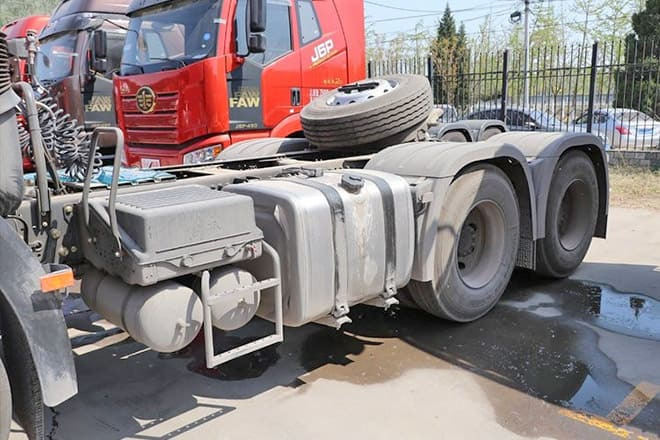 FAW Faw J6P 380HP Truck for Sale in Mali - Vilkikas: foto 3 FAW Faw J6P 380HP Truck for Sale in Mali - Vilkikas: foto 3