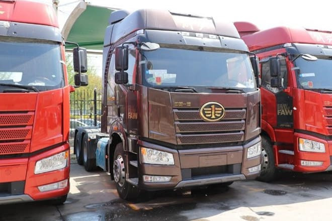 FAW Faw J6P 6X4 Tractor Head for Sale in Angola - Vilkikas: foto 2 FAW Faw J6P 6X4 Tractor Head for Sale in Angola - Vilkikas: foto 2