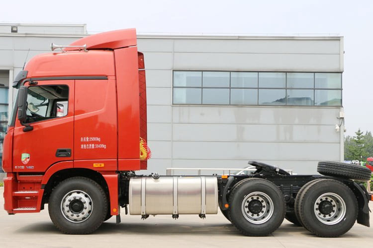 FOTON Foton Auman Gtl 6x4 Tractor Head for Sale in Sierra Leone - Vilkikas: foto 2 FOTON Foton Auman Gtl 6x4 Tractor Head for Sale in Sierra Leone - Vilkikas: foto 2