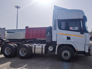 SHACMAN Shacman Trailer Truck for Sale in Sierra Leone - Vilkikas: foto 2 SHACMAN Shacman Trailer Truck for Sale in Sierra Leone - Vilkikas: foto 2