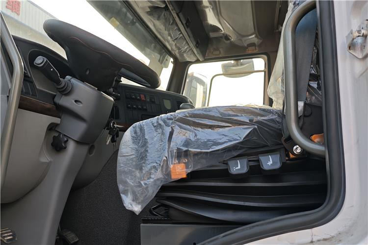 SINOTRUK Used Howo 371 Truck Head for Sale In Nigeria Lagos - Vilkikas: foto 4 SINOTRUK Used Howo 371 Truck Head for Sale In Nigeria Lagos - Vilkikas: foto 4