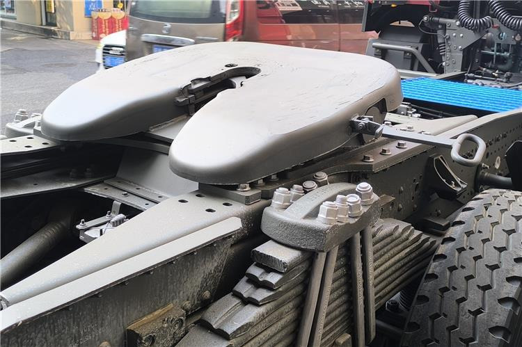 SINOTRUK Used Howo 371hp Tractor Truck for Sale In Cameroon - Vilkikas: foto 4 SINOTRUK Used Howo 371hp Tractor Truck for Sale In Cameroon - Vilkikas: foto 4