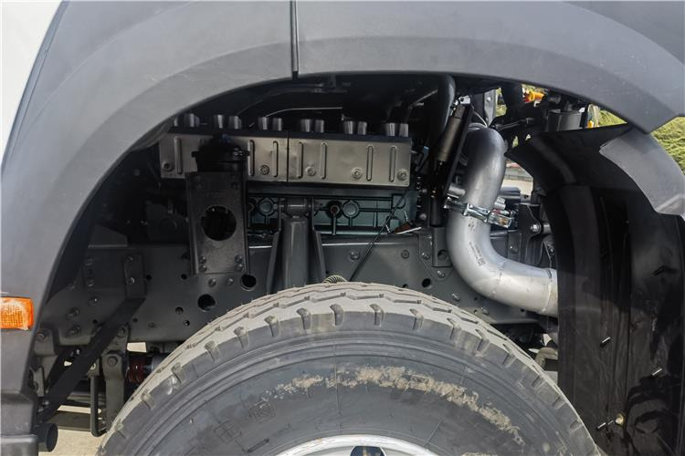 SINOTRUK Used Howo 380HP Truck Tractor for Sale In Senegal - Vilkikas: foto 3 SINOTRUK Used Howo 380HP Truck Tractor for Sale In Senegal - Vilkikas: foto 3