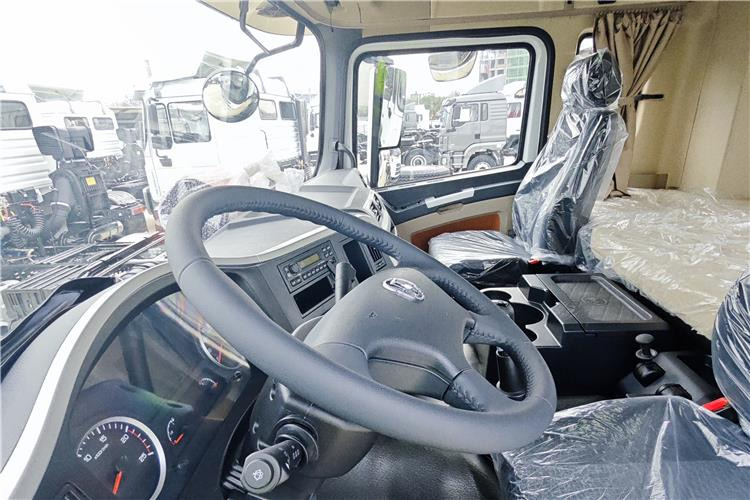 Shacman Shacman X3000 Truck Head 6x4 for Sale In Zambia - Vilkikas: foto 5 Shacman Shacman X3000 Truck Head 6x4 for Sale In Zambia - Vilkikas: foto 5