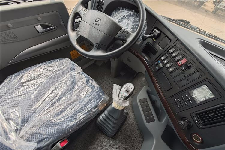 Sinotruk Used Howo 400 HP Truck Head for Sale In Congo - Vilkikas: foto 2 Sinotruk Used Howo 400 HP Truck Head for Sale In Congo - Vilkikas: foto 2