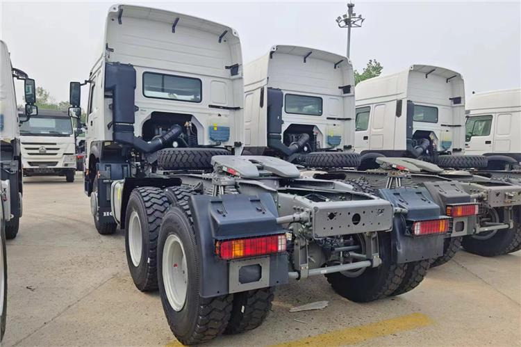 Sinotruk Used Howo Truck 400HP Tractor 6x4 Price for Sale In Tanzania - Vilkikas: foto 3 Sinotruk Used Howo Truck 400HP Tractor 6x4 Price for Sale In Tanzania - Vilkikas: foto 3