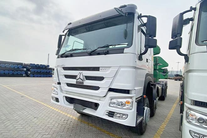 XCMG 20Ft Container Side Loader Truck for Sale in Tanzania - Konteineris-vežimus/ Sukeisti kūną sunkvežimis: foto 4 XCMG 20Ft Container Side Loader Truck for Sale in Tanzania - Konteineris-vežimus/ Sukeisti kūną sunkvežimis: foto 4
