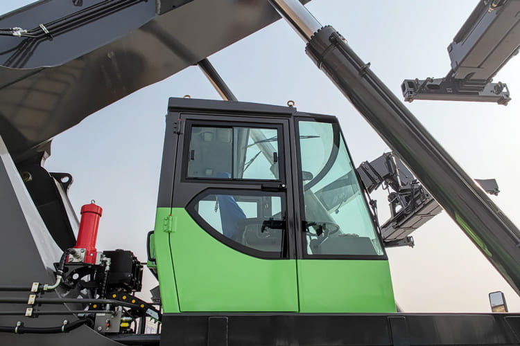 XCMG Reach Stacker Price for Sale in Guyana - Konteinerių krautuvas: foto 4 XCMG Reach Stacker Price for Sale in Guyana - Konteinerių krautuvas: foto 4
