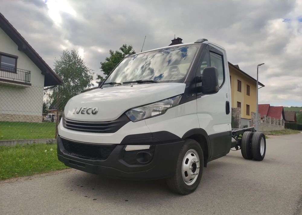 Iveco DAILY 35c14 2.3 hpi rama do zabudowy, - Važiuoklės sunkvežimis: foto 2 Iveco DAILY 35c14 2.3 hpi rama do zabudowy, - Važiuoklės sunkvežimis: foto 2