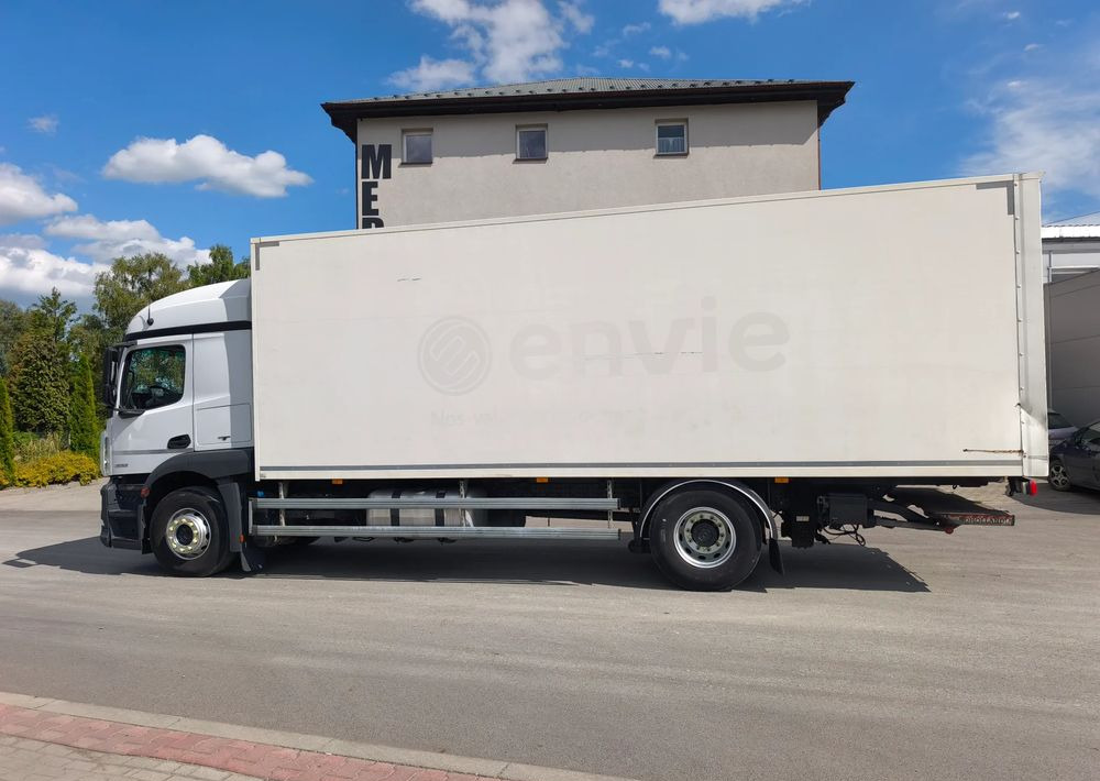 Mercedes-Benz ACTROS 18.360 kontener 18 p , winda - Furgonas sunkvežimis: foto 3 Mercedes-Benz ACTROS 18.360 kontener 18 p , winda - Furgonas sunkvežimis: foto 3