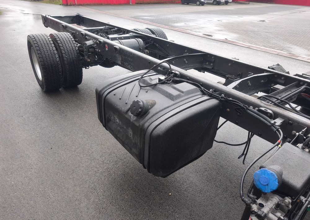 Renault Midlum 220.14  220.16 rama do zabudowy poduszka - Važiuoklės sunkvežimis: foto 5 Renault Midlum 220.14  220.16 rama do zabudowy poduszka - Važiuoklės sunkvežimis: foto 5