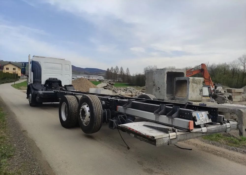 Renault Premium 26.380 Dxi 6x2 rama do zabudowy - Važiuoklės sunkvežimis: foto 4 Renault Premium 26.380 Dxi 6x2 rama do zabudowy - Važiuoklės sunkvežimis: foto 4