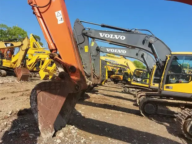 2022 Hitachi ZX240 - Vikšrinis ekskavatorius: foto 3 2022 Hitachi ZX240 - Vikšrinis ekskavatorius: foto 3