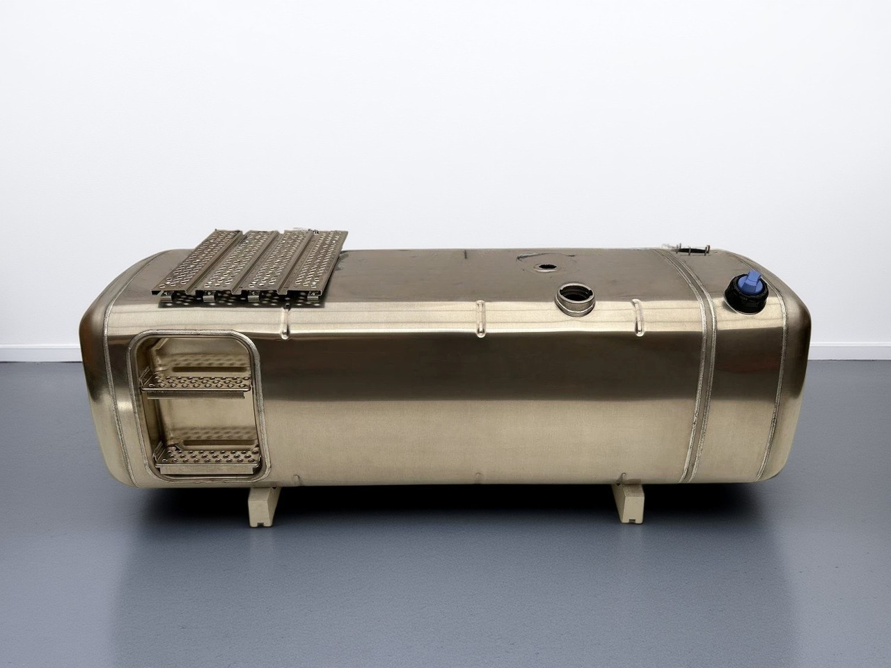 MERCEDES-BENZ - Degalų bakas: foto 1 MERCEDES-BENZ - Degalų bakas: foto 1