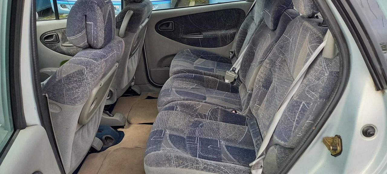 MEGANE ESSENCE (241) - Lengvasis automobilis: foto 5 MEGANE ESSENCE (241) - Lengvasis automobilis: foto 5