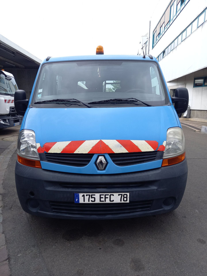 Krovininis mikroautobusas RENAULT MASTER H1/L1 - Véhicule utilitaire Diesel - DCI 100 - Fourgon tôlé H1/L1 - Centralisation - Vitres électriques- Boite 6 vitesses - Attache remorque - Intérieur doublé en bois.: foto 1
