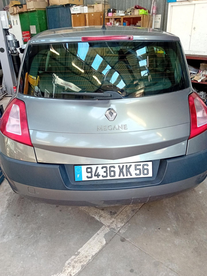 Renault Mégane 2 1.4l 6cv fiscaux 82 cv DIN - Hečbekas: foto 3 Renault Mégane 2 1.4l 6cv fiscaux 82 cv DIN - Hečbekas: foto 3