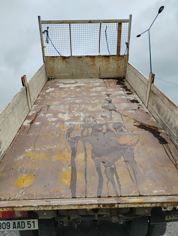 Renault Midlum 909AAD51- Disponible à compter du 19 /11/2025. Camion benne 13T-Moteur remplacé en 2021 ( environ 120 000km). Usure importante de la benne, oxydation de fer globale apparente - Norme Eu - Savivartis sunkvežimis: foto 2 Renault Midlum 909AAD51- Disponible à compter du 19 /11/2025. Camion benne 13T-Moteur remplacé en 2021 ( environ 120 000km). Usure importante de la benne, oxydation de fer globale apparente - Norme Eu - Savivartis sunkvežimis: foto 2