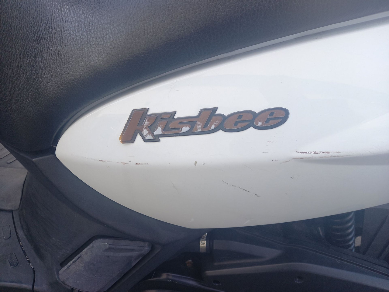 SCOOTER PEUGEOT KISBEE 50cc, 2 places, porte bagage, ralenti - Motociklas: foto 3 SCOOTER PEUGEOT KISBEE 50cc, 2 places, porte bagage, ralenti - Motociklas: foto 3