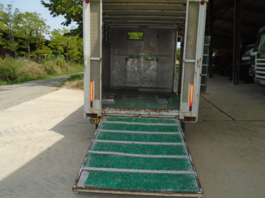 Mercedes 307D - Gyvulių pervežimo sunkvežimis: foto 5 Mercedes 307D - Gyvulių pervežimo sunkvežimis: foto 5