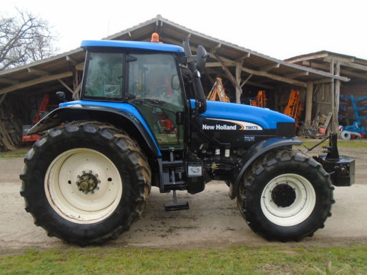 New Holland tm175 - Traktorius: foto 1 New Holland tm175 - Traktorius: foto 1