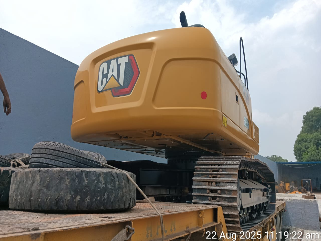 CATERPILLAR 323D3 - Ekskavatorius: foto 5 CATERPILLAR 323D3 - Ekskavatorius: foto 5