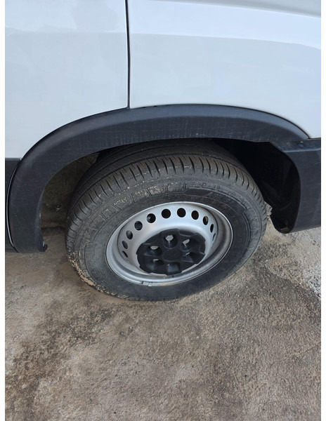 Iveco Daily 35S14 - Važiuoklės sunkvežimis: foto 4 Iveco Daily 35S14 - Važiuoklės sunkvežimis: foto 4