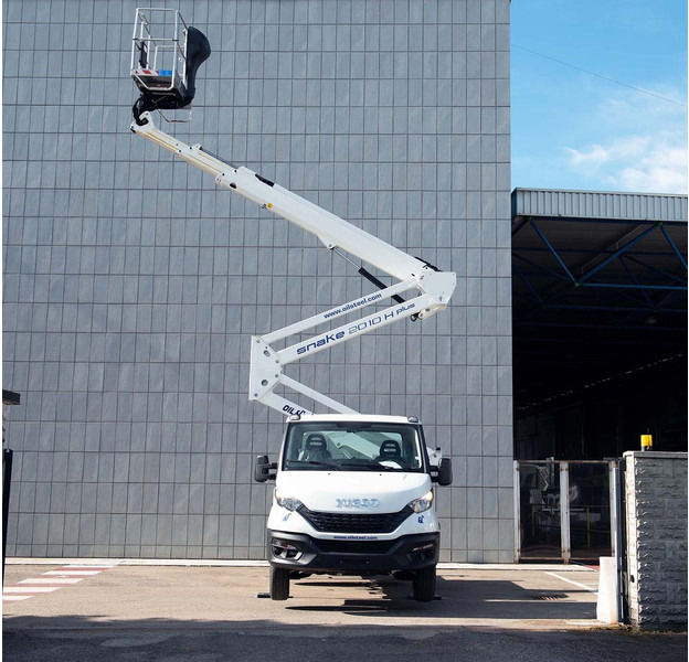 Oil & Steel Snake 2010 HE PLUS Sobre  IVECO 35S14 Distancia entre ejes 3750 mm - Kėlimo platforma: foto 2 Oil & Steel Snake 2010 HE PLUS Sobre  IVECO 35S14 Distancia entre ejes 3750 mm - Kėlimo platforma: foto 2