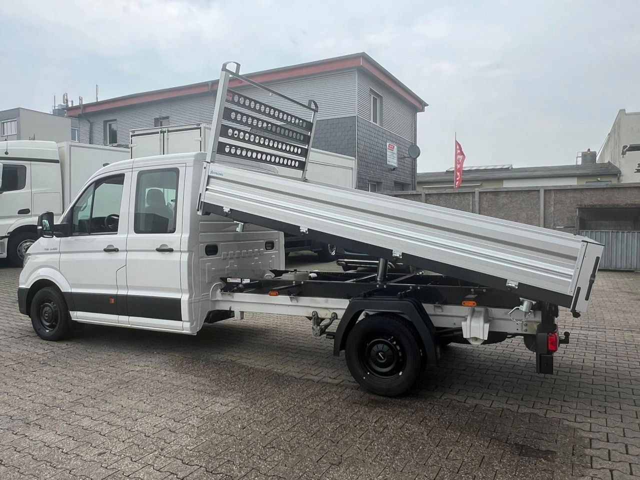 MAN TGE 3 3.180 L4 - 3-Seiten-Kipper 3,5t Aut. LED DC - Mažas savivartis, Komercinis automobilis su dviguba kabina: foto 3 MAN TGE 3 3.180 L4 - 3-Seiten-Kipper 3,5t Aut. LED DC - Mažas savivartis, Komercinis automobilis su dviguba kabina: foto 3