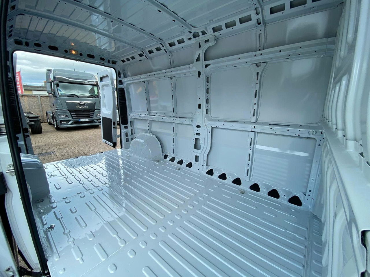 Opel Movano - Krovininis mikroautobusas: foto 5 Opel Movano - Krovininis mikroautobusas: foto 5