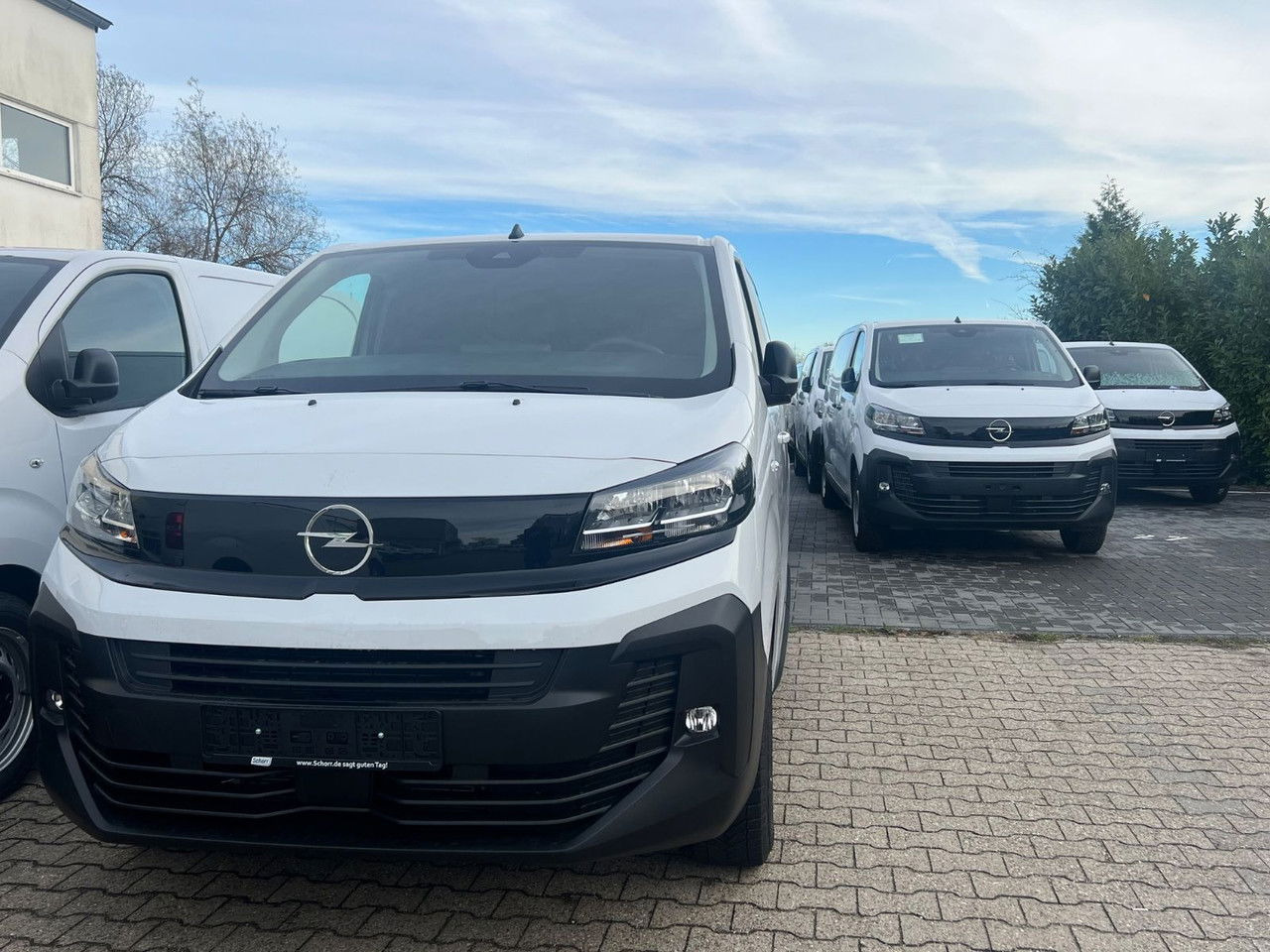 Opel Vivaro L2 H1 Allwetter AHK Rückfahrkam - Krovininis mikroautobusas: foto 2 Opel Vivaro L2 H1 Allwetter AHK Rückfahrkam - Krovininis mikroautobusas: foto 2