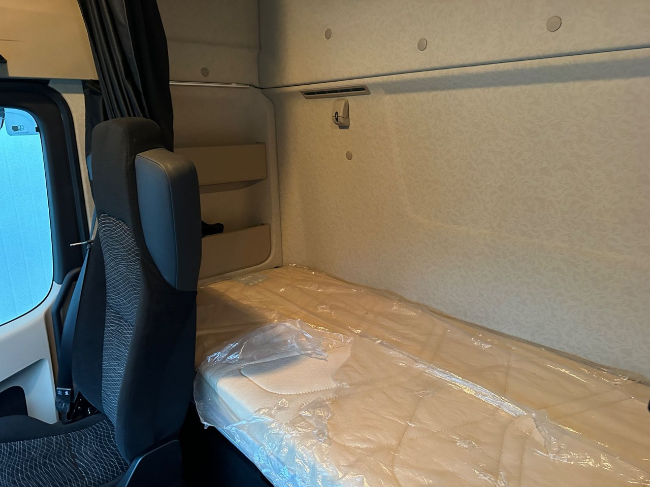 Mercedes-Benz Actros 2545 2T LBW - Konteineris-vežimus/ Sukeisti kūną sunkvežimis: foto 5 Mercedes-Benz Actros 2545 2T LBW - Konteineris-vežimus/ Sukeisti kūną sunkvežimis: foto 5