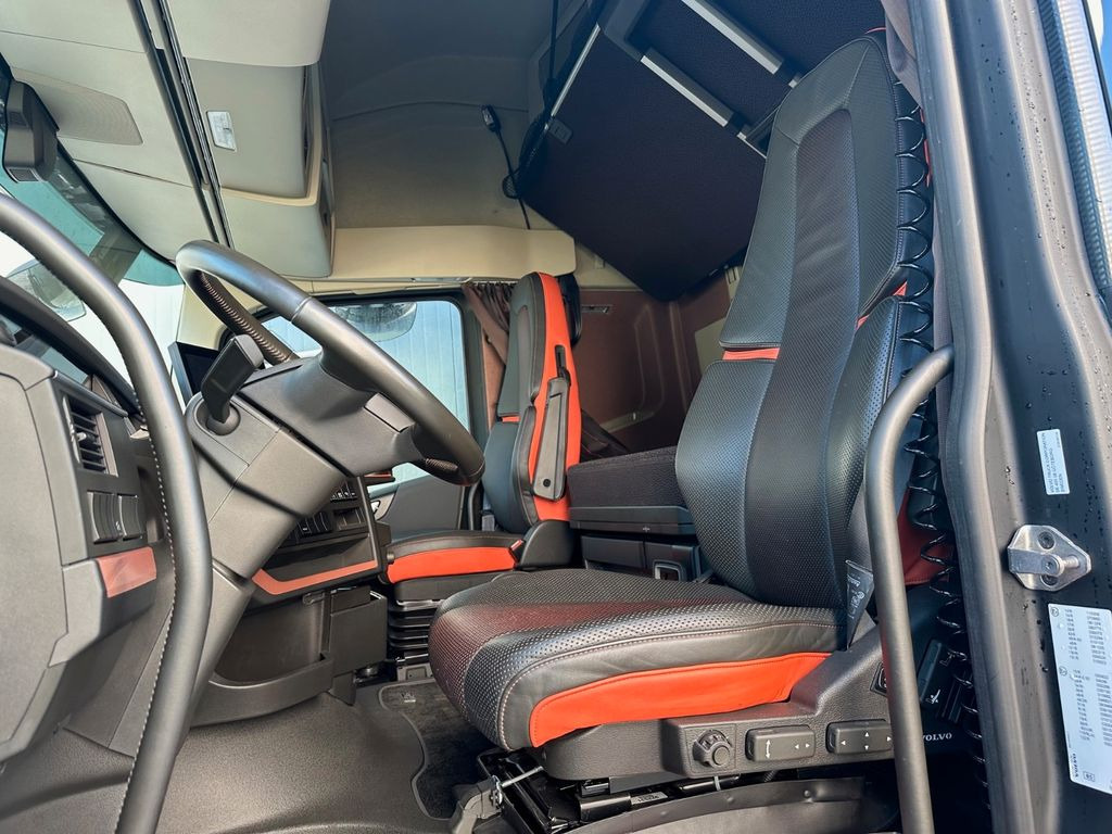 Volvo FH 750 XL Retarder Vollausstattung - Vilkikas: foto 5 Volvo FH 750 XL Retarder Vollausstattung - Vilkikas: foto 5