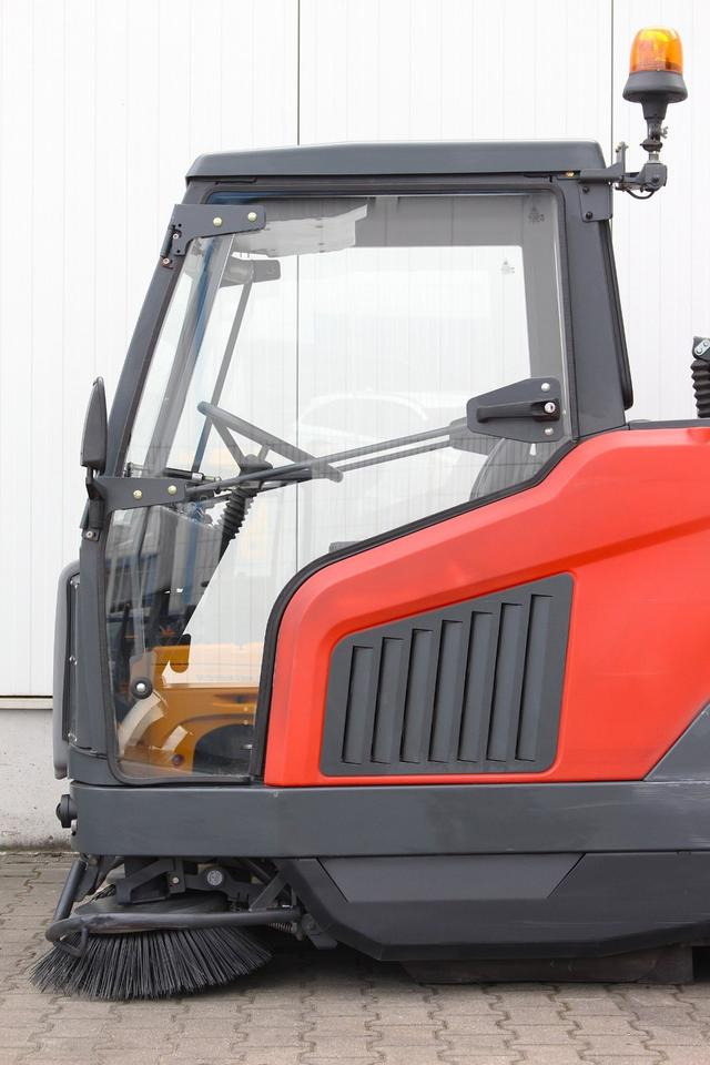 Hako Sweepmaster D1500RH Diesel UVV✅ - Grindų šlavimo mašina: foto 5 Hako Sweepmaster D1500RH Diesel UVV✅ - Grindų šlavimo mašina: foto 5