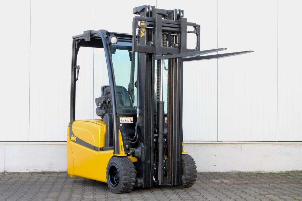 YALE ERP18VT Triplex 5,2m 1800kg - Elektrinis krautuvas: foto 4 YALE ERP18VT Triplex 5,2m 1800kg - Elektrinis krautuvas: foto 4