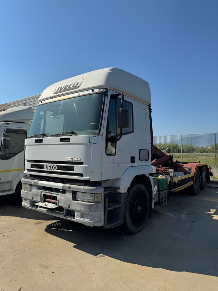 IVECO MAGIRUS 240E42 Gancio Scarrabile - Platforminis/ Bortinis sunkvežimis: foto 3 IVECO MAGIRUS 240E42 Gancio Scarrabile - Platforminis/ Bortinis sunkvežimis: foto 3
