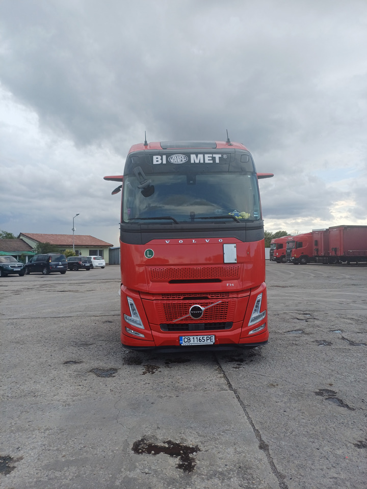 VOLVO FH 460T 4x2T , AERO , 3 PIECES - Vilkikas: foto 3 VOLVO FH 460T 4x2T , AERO , 3 PIECES - Vilkikas: foto 3