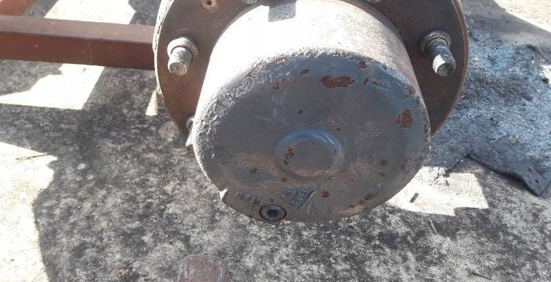 Atlas 1004 most PSB 220 tyl sztywny zwolnica kola - Transmisija: foto 2 Atlas 1004 most PSB 220 tyl sztywny zwolnica kola - Transmisija: foto 2