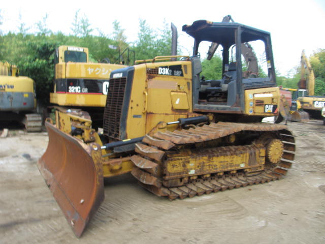 CAT D3K2 - Buldozeris: foto 1 CAT D3K2 - Buldozeris: foto 1